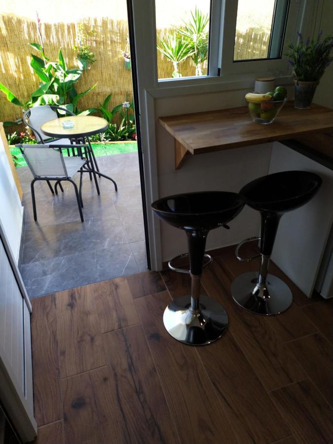 Takis Apartments Ayía Nápa Extérieur photo