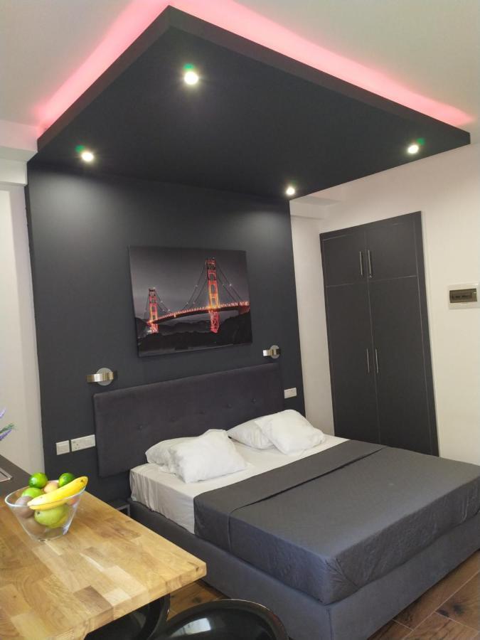 Takis Apartments Ayía Nápa Extérieur photo
